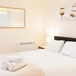 Paramount Apartments