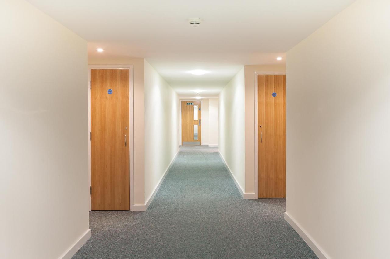 Apartment Paramount