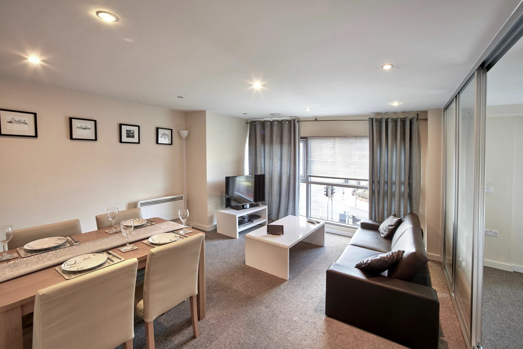 Paramount Apartment Swindon